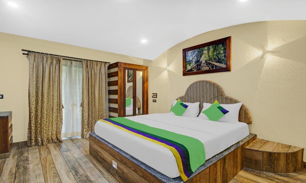 Treebo Majestic Palms, 2 Km From Colva Beach Benaulim Exterior photo