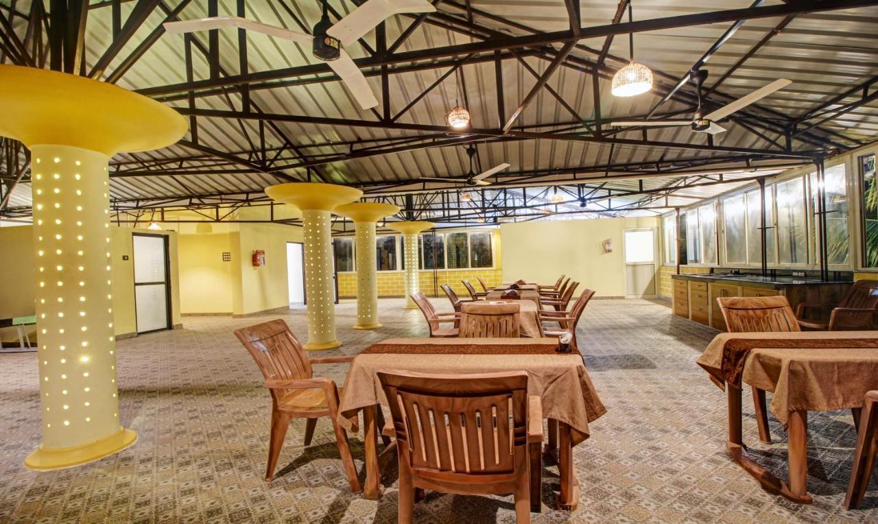 Treebo Majestic Palms, 2 Km From Colva Beach Benaulim Exterior photo