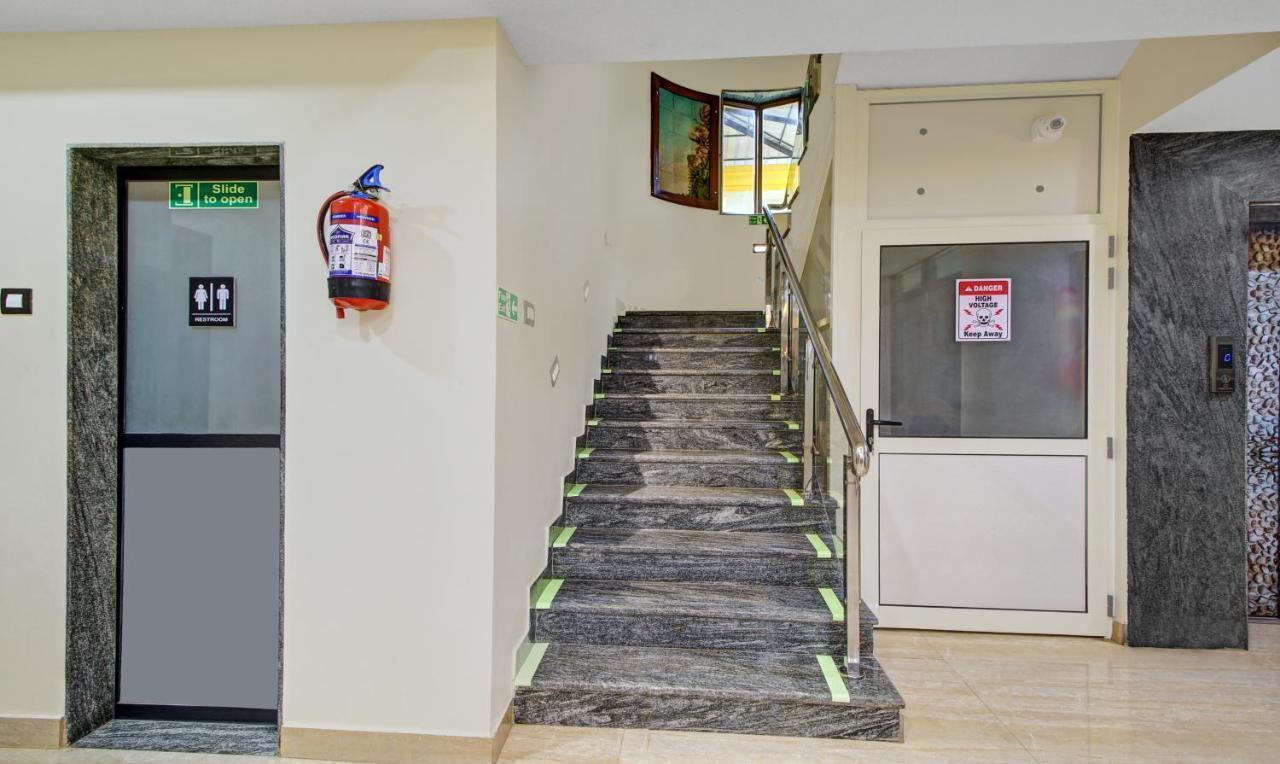 Treebo Majestic Palms, 2 Km From Colva Beach Benaulim Exterior photo